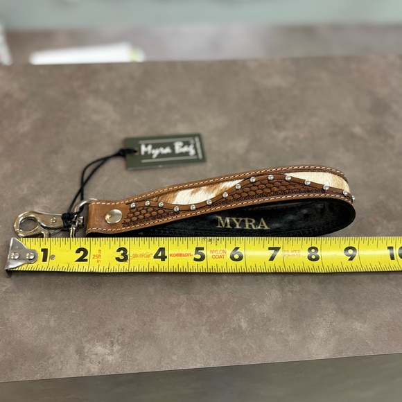 Myra Bag Bronco Wave Handtooled Leather Keyfob In Oakwood Amber - Picture 4 of 4